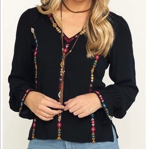 Shyanne Embroidered Peasant Top Med